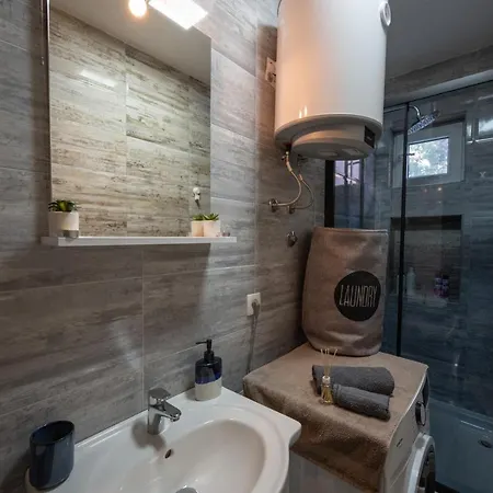Apartment Hedonist