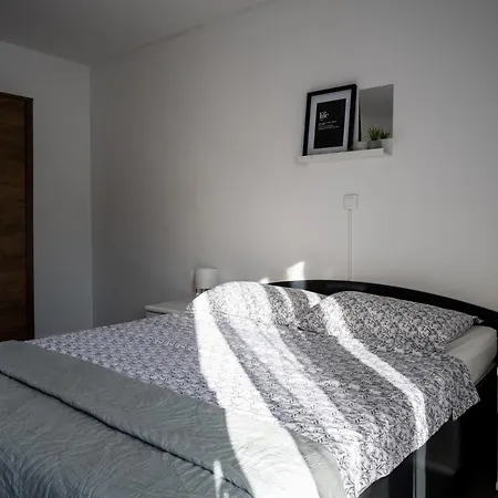Apartment Hedonist *